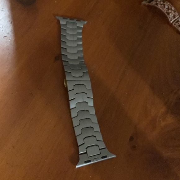 Men’s I Phone Watch Band ! Very Nice ! 6 inches in length - Picture 3 of 3